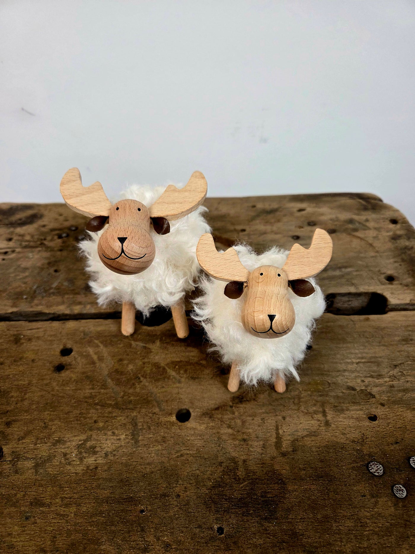 Jule elg | Hvid Pels, Lyst træ