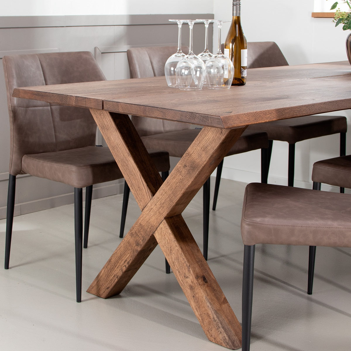 Plankebord i massiv eg | Model Curve Med X-Base i Eg