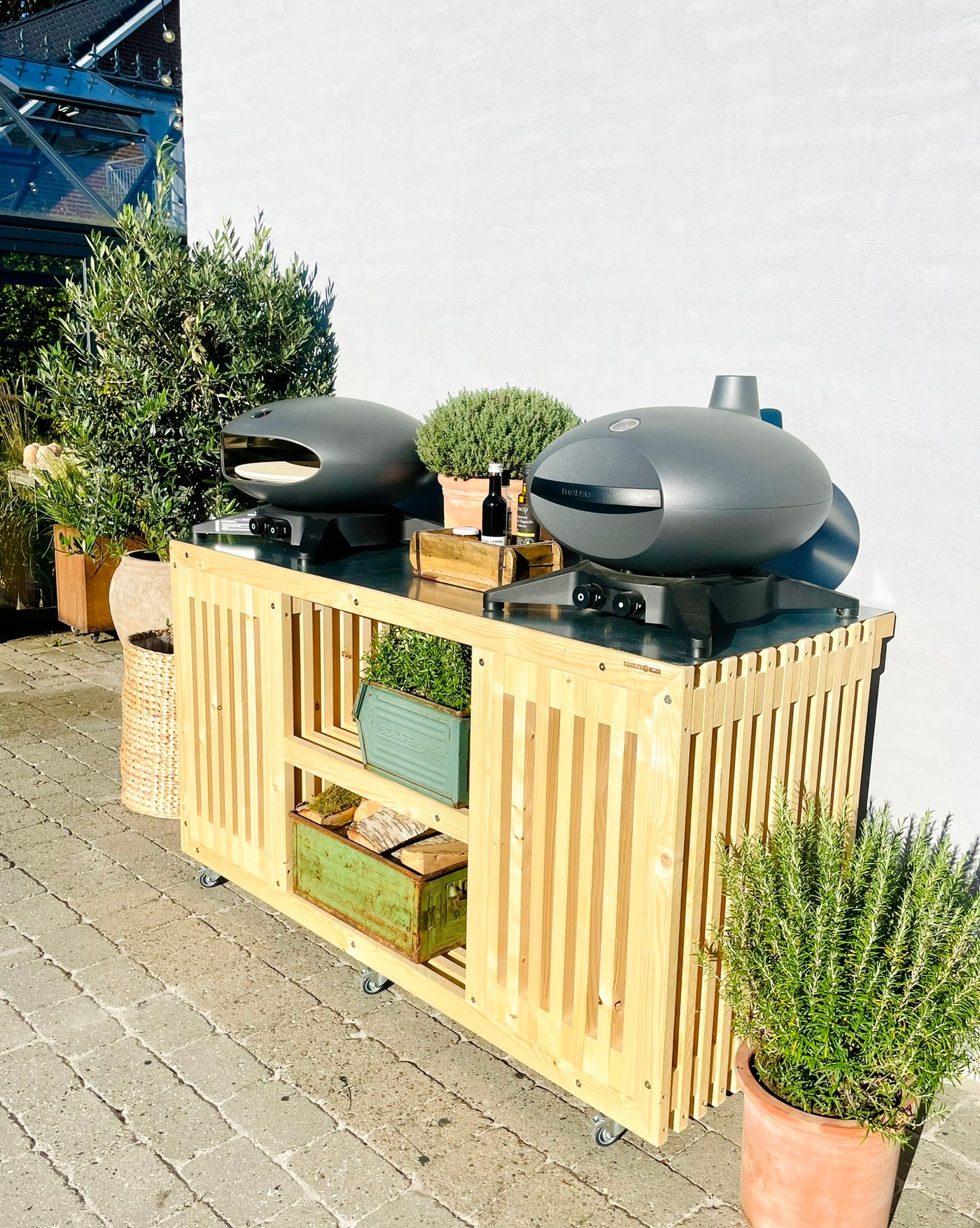 Luksus Grillbord med Dobbelt Gasflaskeskjuler