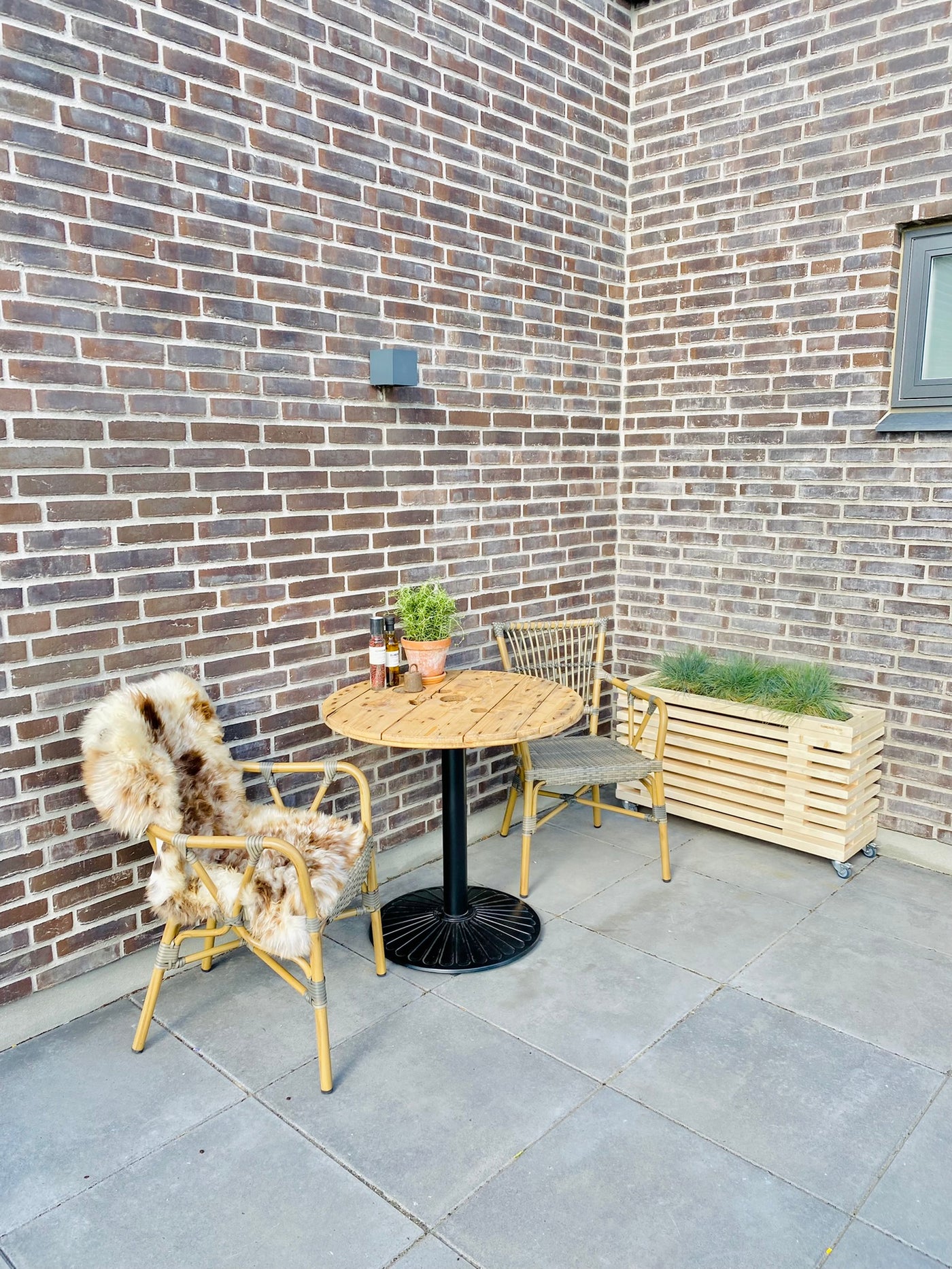 Cafébord af Kabeltromle på Fenris Stel